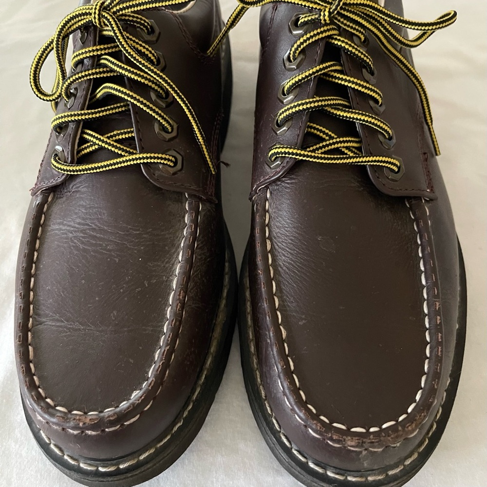 Classic Brown Leather Men's Derbys with Yellow Laces